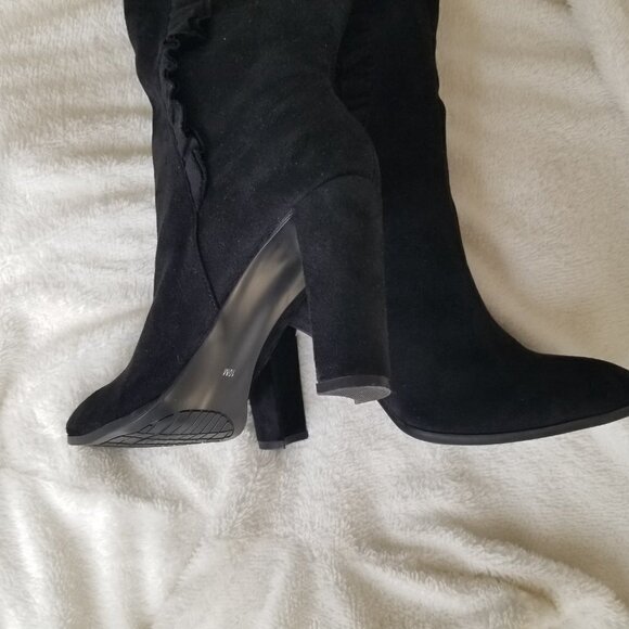 Below the Knee Black Suede Looking Ruffled Side Zippered Boots Size 10 4” Heel - Picture 11 of 16